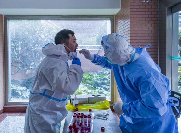 瞬间破防!上海一居委书记“哭了”录音感动全网,居民:他从第一天就睡在办公室 瞬间破防!上海一居委书记“哭了”录音感动全网,居民:他从第一天就睡在办公室