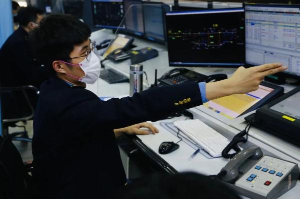 大学毕业入路后,当上班组长! 大学毕业入路后,当上班组长!