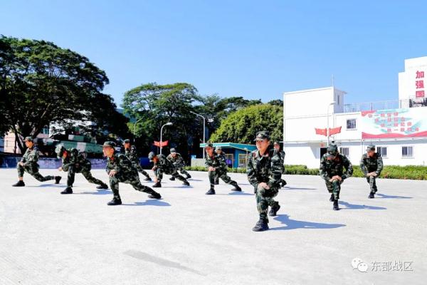 新兵第一次跑400米障碍，表现怎么样？
