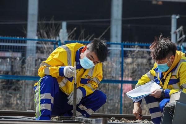 大学毕业入路后,当上班组长! 大学毕业入路后,当上班组长!