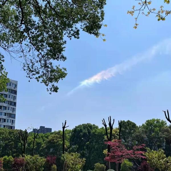 长沙天空惊现七彩祥云！看到网友许的愿泪目了