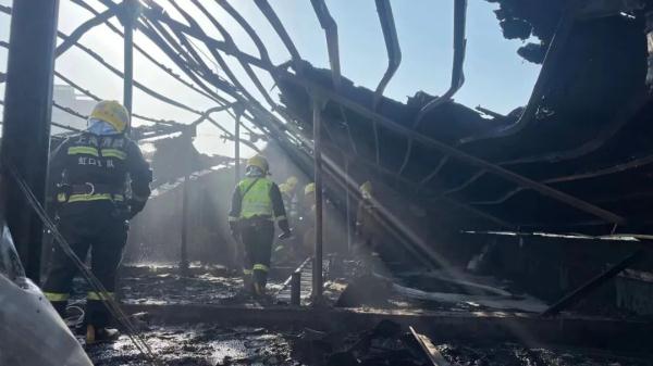 事发上海，居家熊孩子自制放大镜，把家点了！