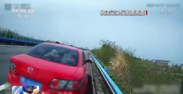 未悬挂车牌、违法停车……多名驾驶人一次被扣9分 未悬挂车牌、违法停车……多名驾驶人一次被扣9分