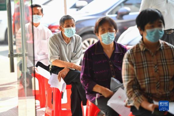 暖心服务让老年人接种新冠疫苗更便利