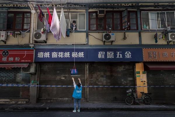 “加入400多人的团购群，仿佛进入了另一个世界”