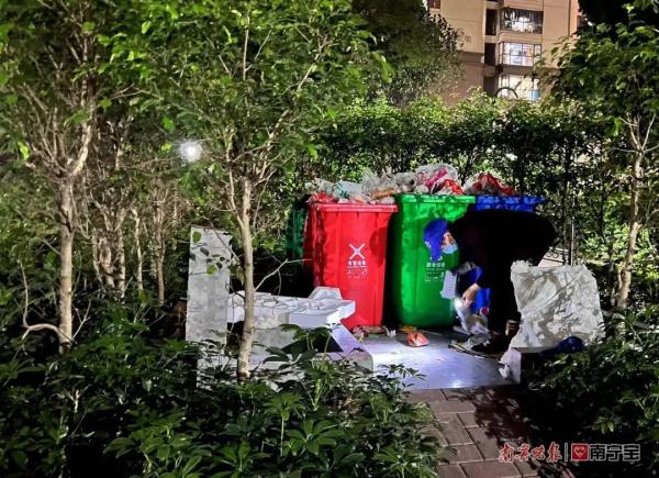 周一见 | 一些老人为何爱扫楼翻桶“捡垃圾”？这种情况要警惕→