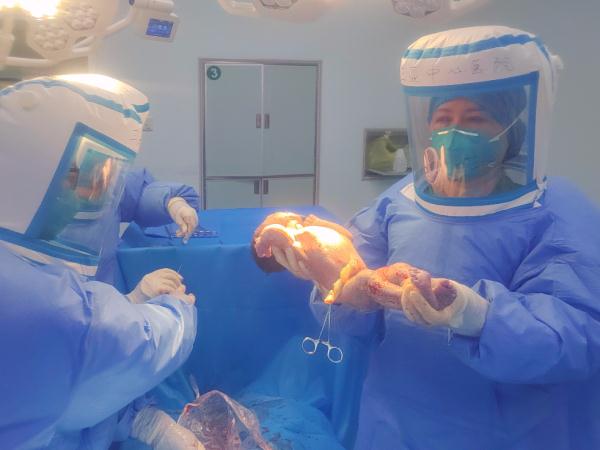 阴性！母子平安！海南首例新冠感染孕妇在三亚顺利分娩