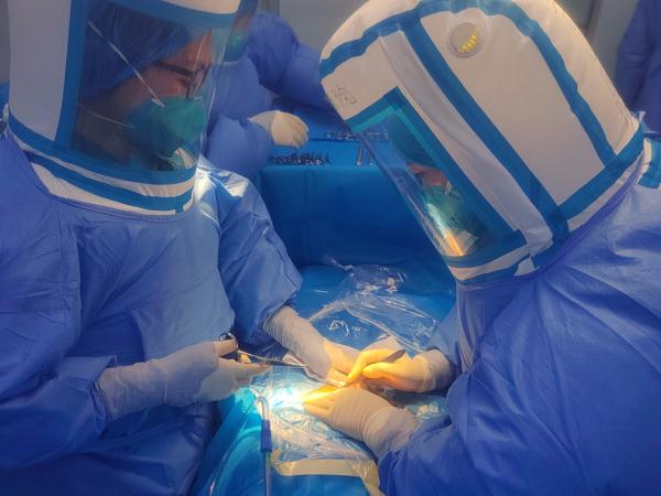 阴性！母子平安！海南首例新冠感染孕妇在三亚顺利分娩