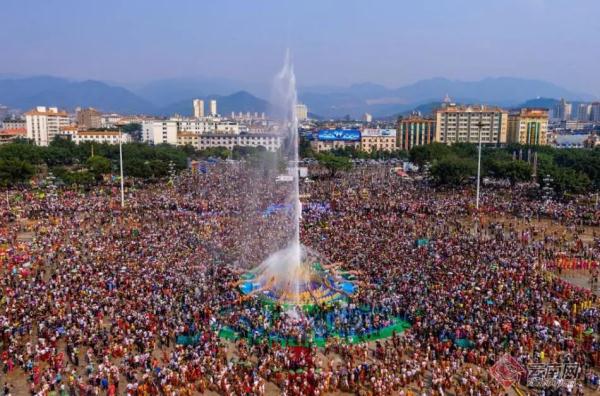 傣族“泼水节”也改线上了！这还怎么泼？别说，网友玩嗨了