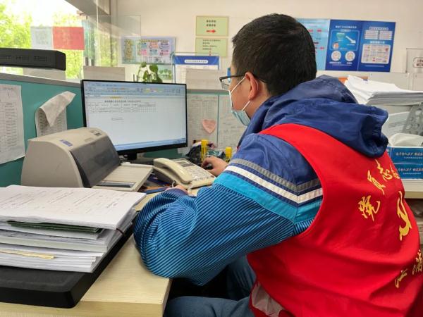 不简单！90后小伙成社区“最强大脑”