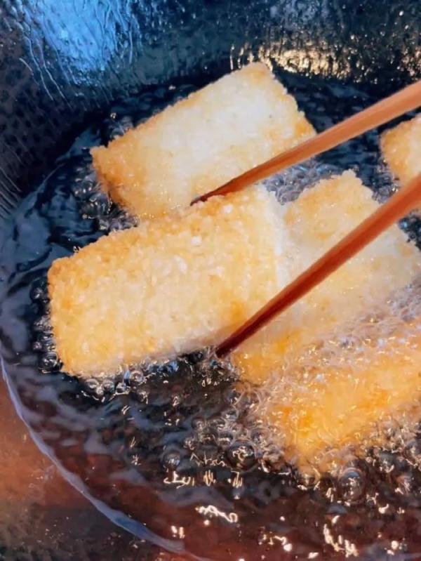 有冷饭就能做！上海爷叔DIY抗疫早餐火了