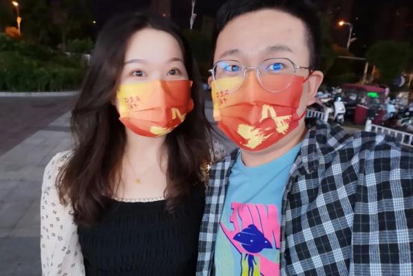 并肩战疫！他们是情侣，是同事，更是战友