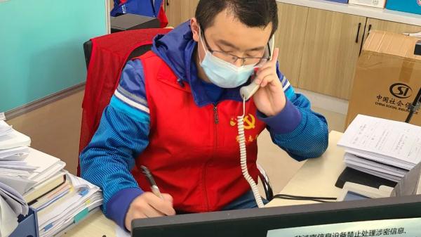 不简单！90后小伙成社区“最强大脑”