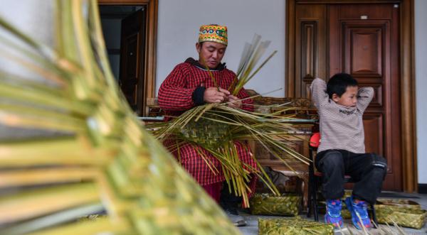 西藏墨脱：竹编技艺铺就乡村振兴路