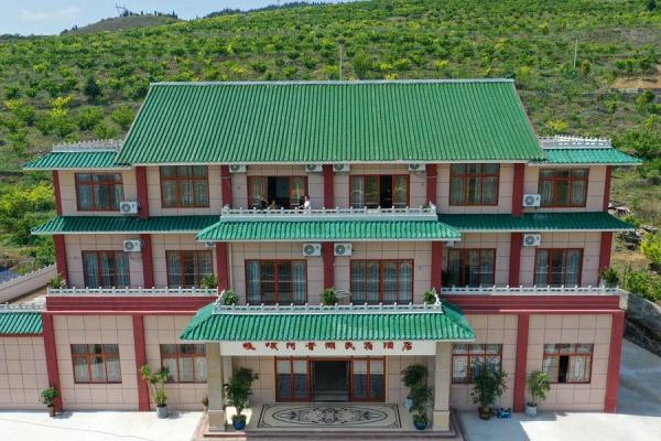 贵州毕节:樱桃叶底红 村民采收忙 贵州毕节:樱桃叶底红 村民采收忙