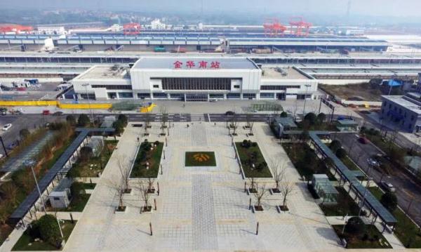 浙江此地宣布：今天0时起，暂停！省内多地医务人员赶赴驰援