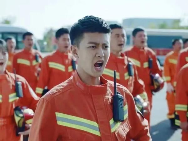 《蓝焰突击》今晚开播｜任嘉伦、陈小纭领衔主演