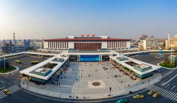 浙江此地宣布：今天0时起，暂停！省内多地医务人员赶赴驰援