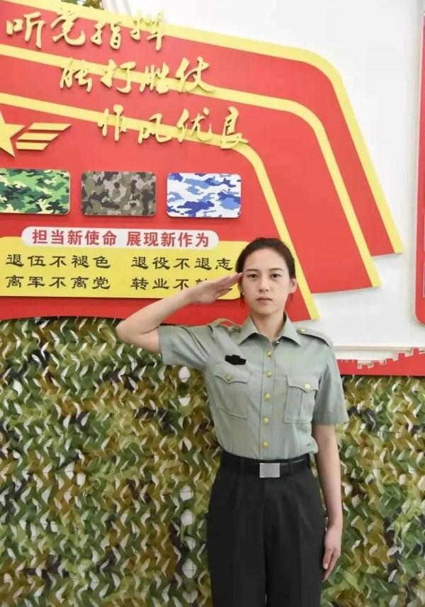 00后女“枪王”沈梦可，亮相新兵役前训练场！
