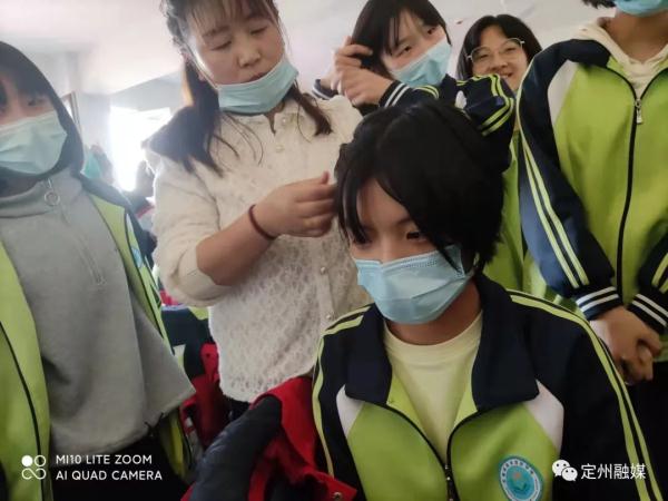 “老师不怕，我们在呢！”