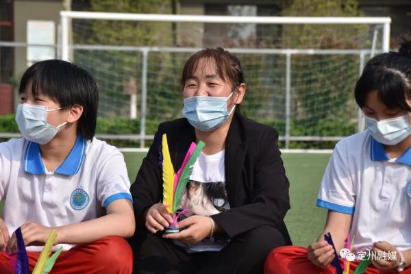 “老师不怕，我们在呢！”