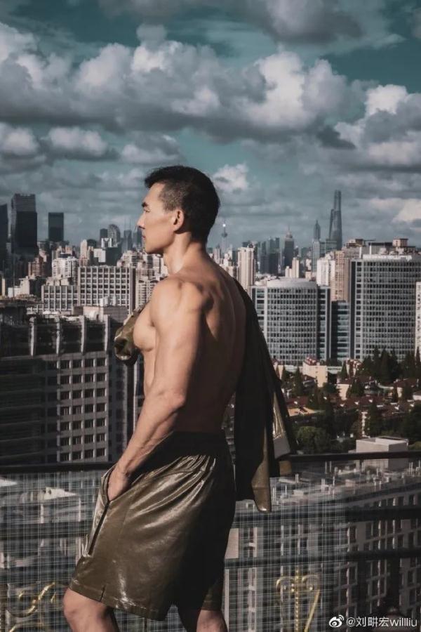 全网都等着刘畊宏“批作业”，为什么会突然爆火？