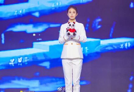 从三军仪仗队到大运会首位女旗手 从三军仪仗队到大运会首位女旗手