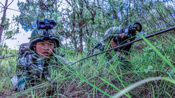 硝烟滚滚！单兵综合演练砺精兵