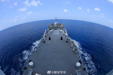 组图 | 直击华山舰海上训练
