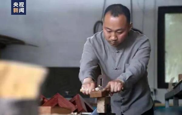 200多个孩子成了“追星族”，就是因为他！