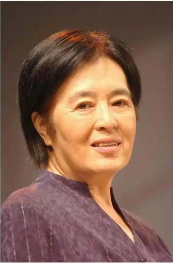 著名导演黄蜀芹去世，她曾执导《人·鬼·情》《围城》《孽债》...