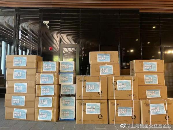 李佳琦、王一博、黄晓明、欧阳娜娜、吕小军……接力驰援上海→