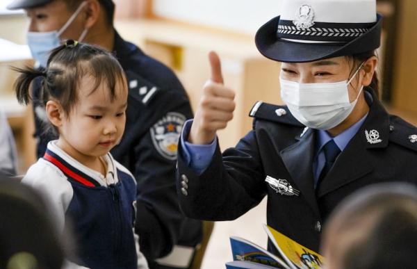 乌鲁木齐：幼儿园里书香浓