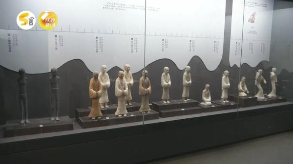 汉文帝霸陵出土的23件组文物首次向公众展出 汉文帝霸陵出土的23件组文物首次向公众展出