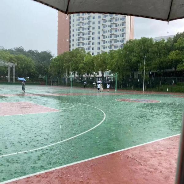 今天,下班路上的长沙是这样的....长沙暴雨红色预警!湖南双预警齐发! 今天,下班路上的长沙是这样的....长沙暴雨红色预警!湖南双预警齐发!