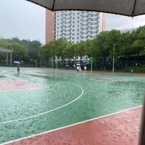 震撼航拍，长沙“乌云压城”！多预警齐发，这些路段请绕行！