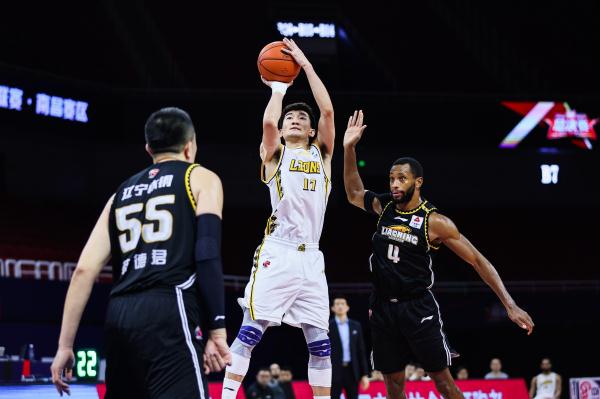 总冠军近在咫尺!辽宁队6人得分上双,总比分3-0广厦 总冠军近在咫尺!辽宁队6人得分上双,总比分3-0广厦