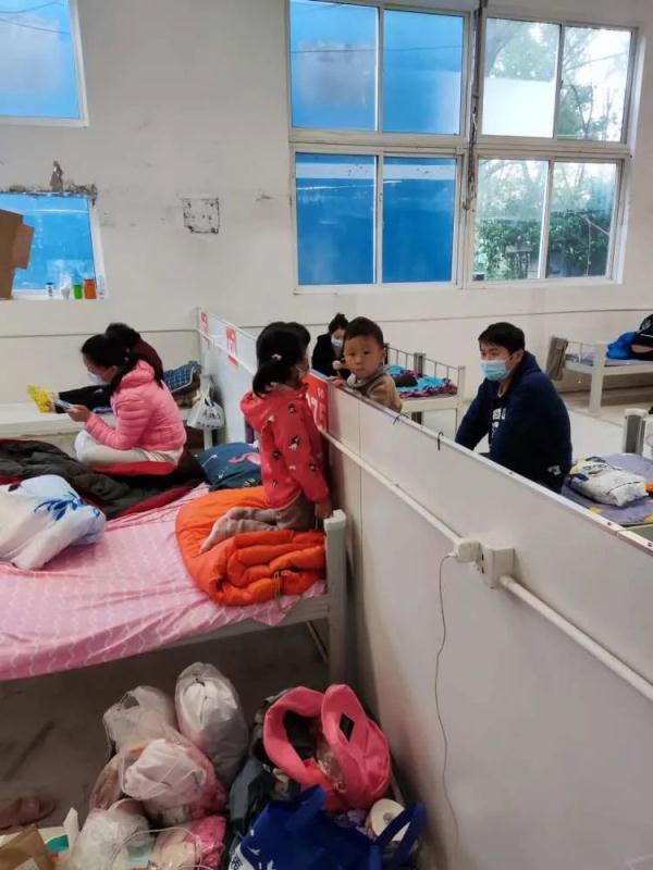 前申花队员一家四口住进了方舱