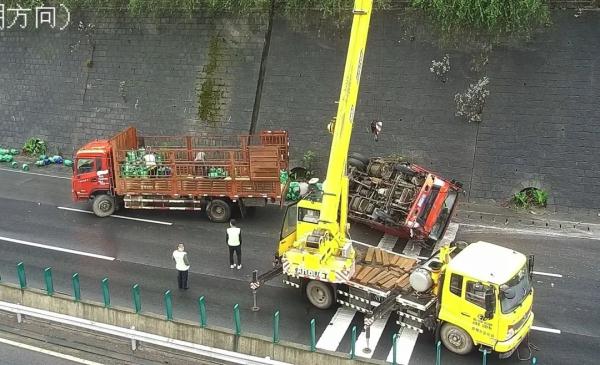 五一假期,全国高速公路小车免费通行 五一假期,全国高速公路小车免费通行