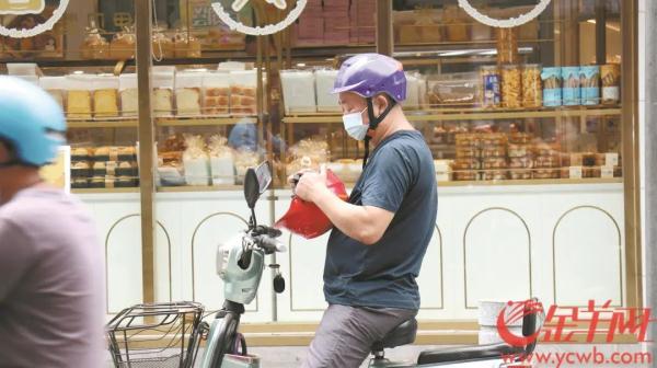 二三十元的头盔劝你别买，无法起到保护作用，还可能致二次伤害！