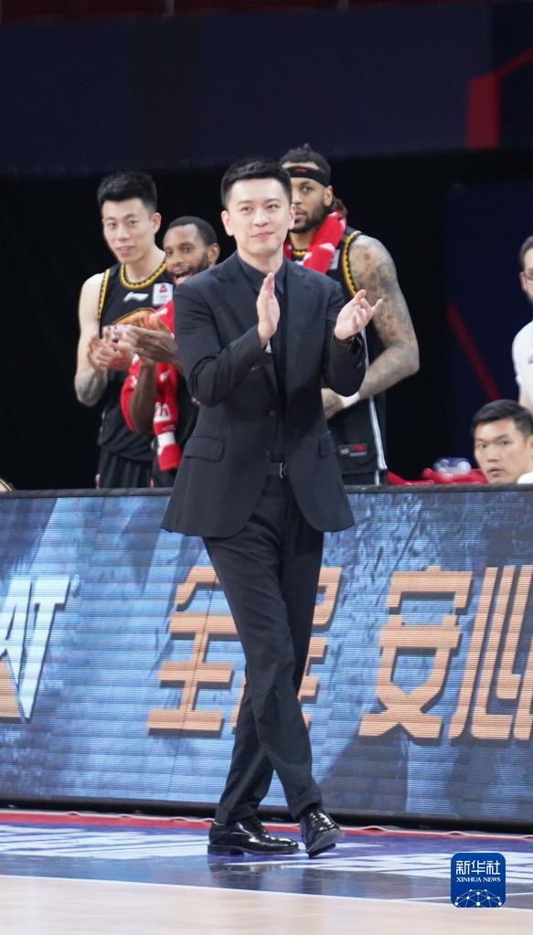 CBA总决赛:辽宁本钢夺冠 CBA总决赛:辽宁本钢夺冠