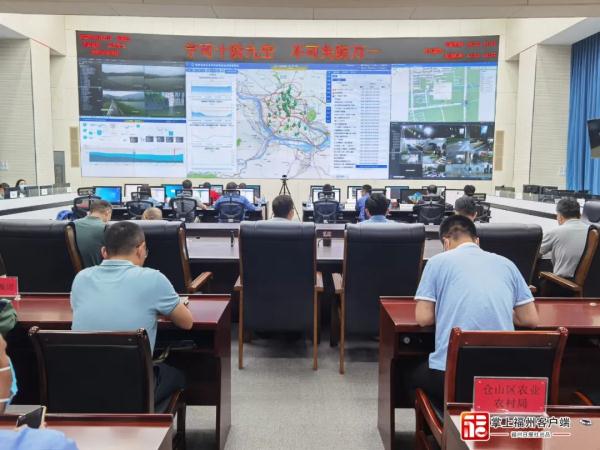 实在太大了!很多福州人半夜被惊醒!已有学校停课! 实在太大了!很多福州人半夜被惊醒!已有学校停课!