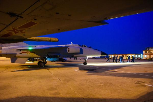 夜航训练：星光铁翼 抒写暗夜传奇