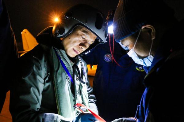 夜航训练：星光铁翼 抒写暗夜传奇