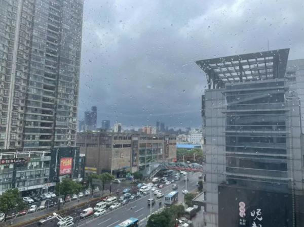 @长沙人，下班快回家！7级大风+暴雨+多条预警信号…