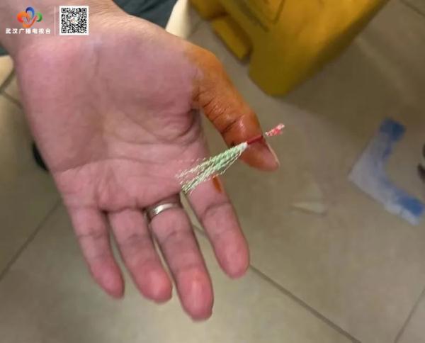 他钓到一条长2米重80斤的“水老虎” ,然后就悲剧了 他钓到一条长2米重80斤的“水老虎” ,然后就悲剧了