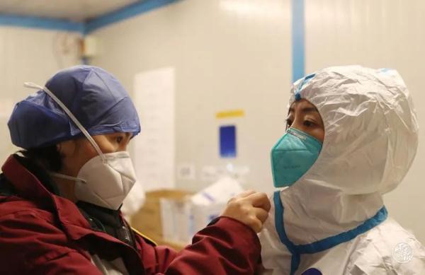 跨越千里山河，他们以白衣照亮黑夜，守望生命！