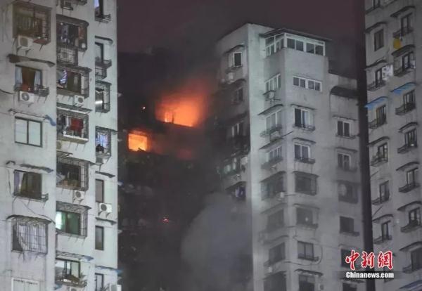 大火从2楼烧到31楼,谁有责任,谁来赔偿? 大火从2楼烧到31楼,谁有责任,谁来赔偿?