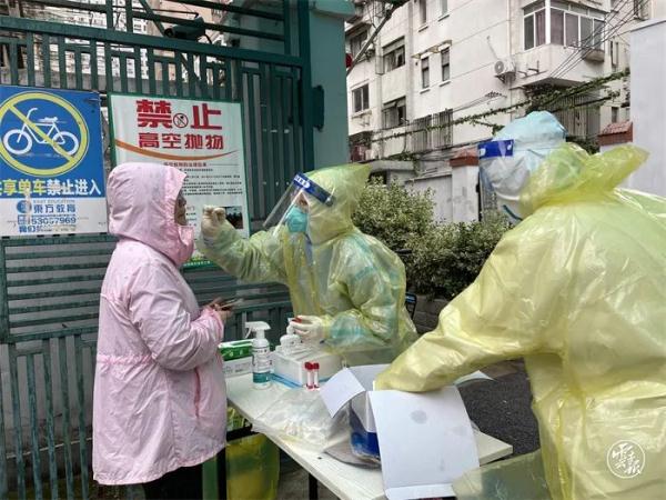 跨越千里山河，他们以白衣照亮黑夜，守望生命！