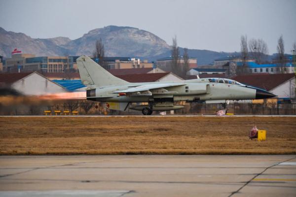 夜航训练：星光铁翼 抒写暗夜传奇